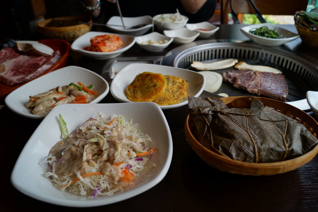 skromnyiy-obed-v-autentichnyih-koreyskih-restoranchikah